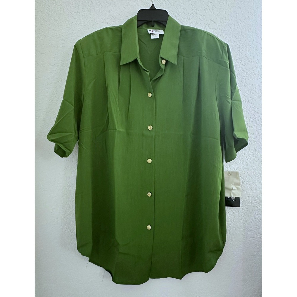 Relaxed Short-Sleeve Button-Down Shirt in Olive Green